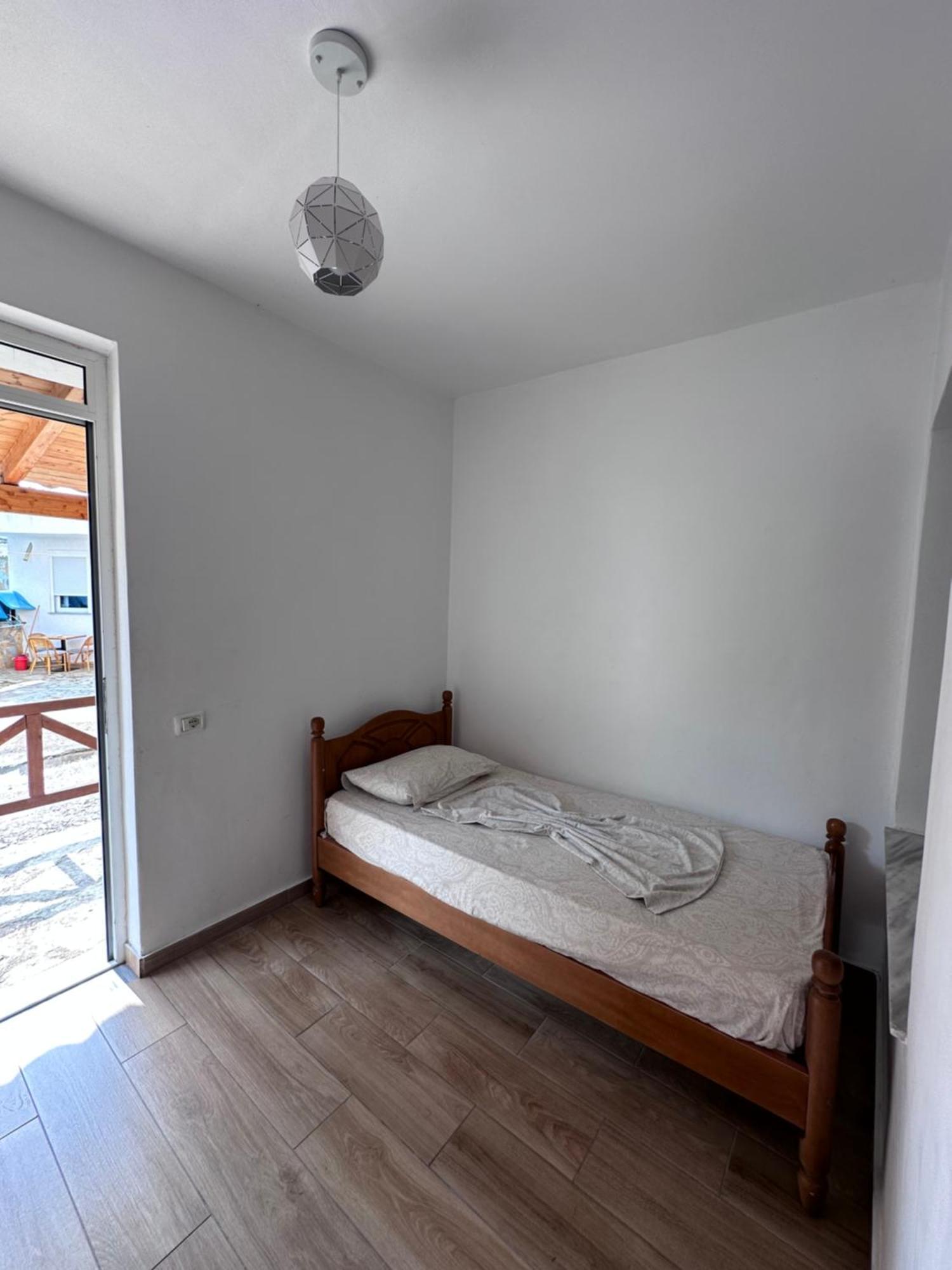 Jona Rooms Himarë Exterior foto